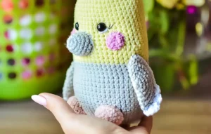 Read more about the article Amigurumi parrot free crochet pattern
